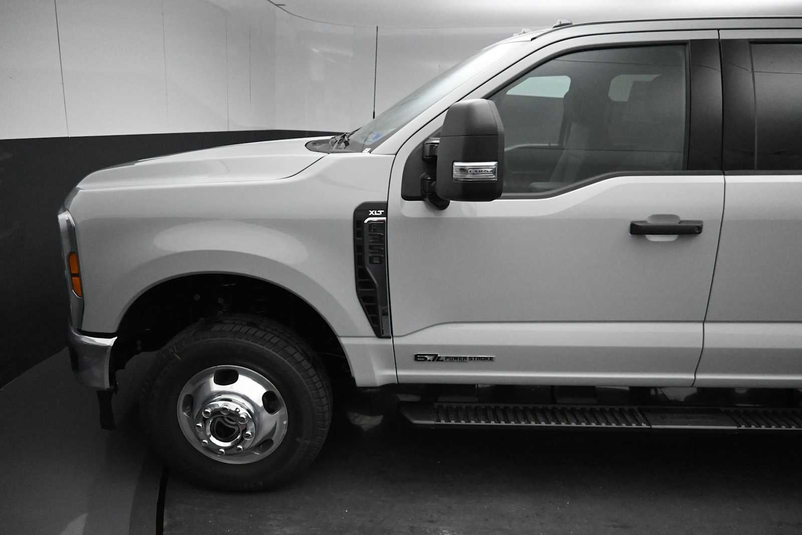 2026 Ford Super Duty F-350 DRW XLT