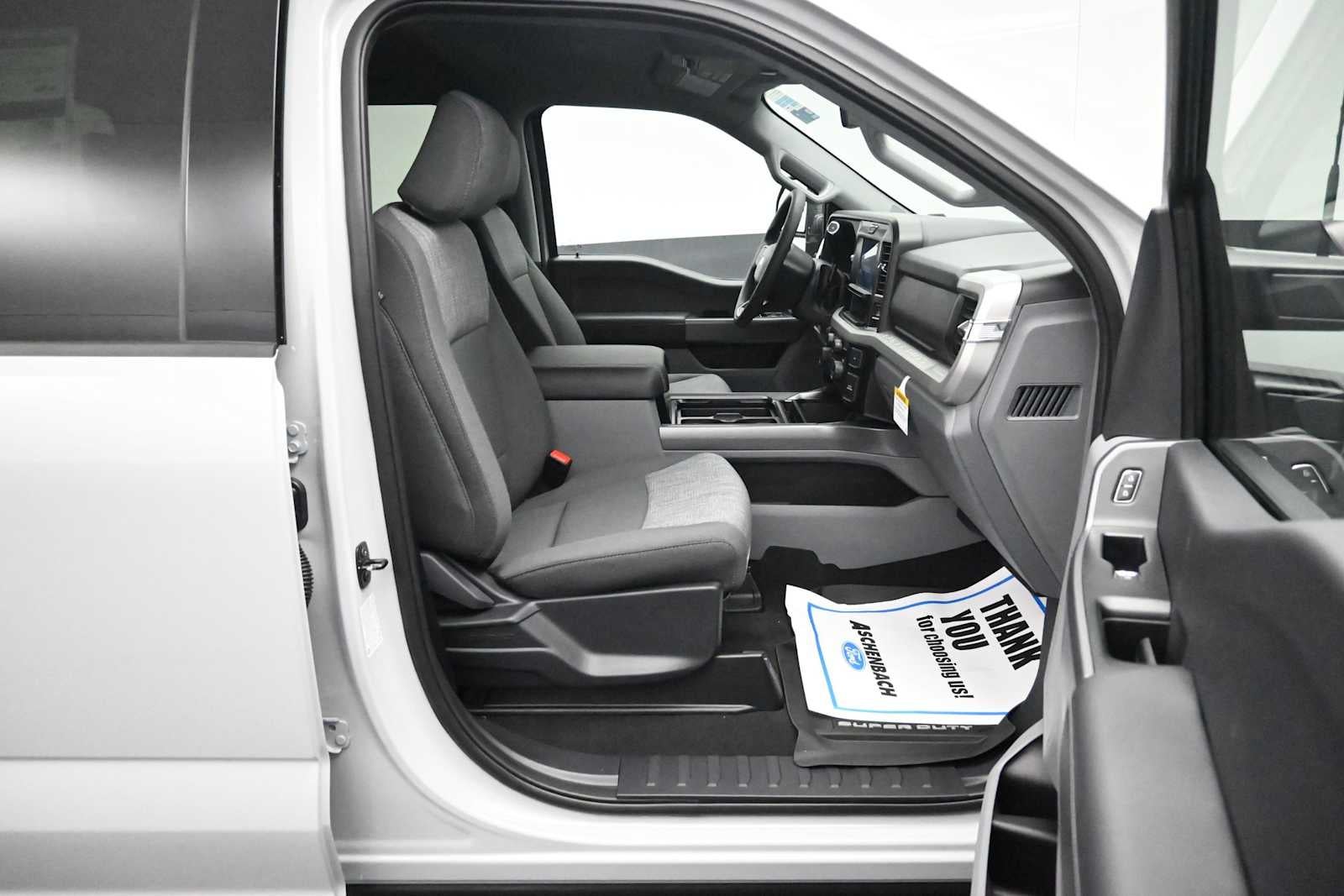 2026 Ford Super Duty F-350 DRW XLT