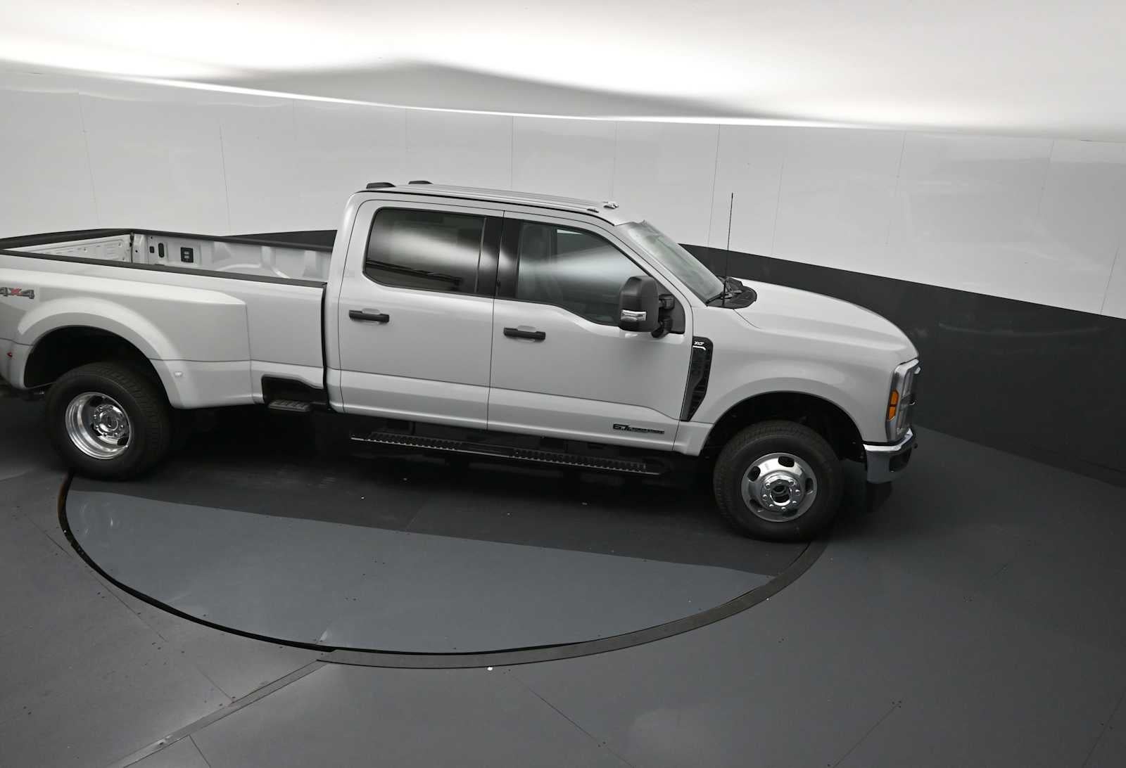 2026 Ford Super Duty F-350 DRW XLT