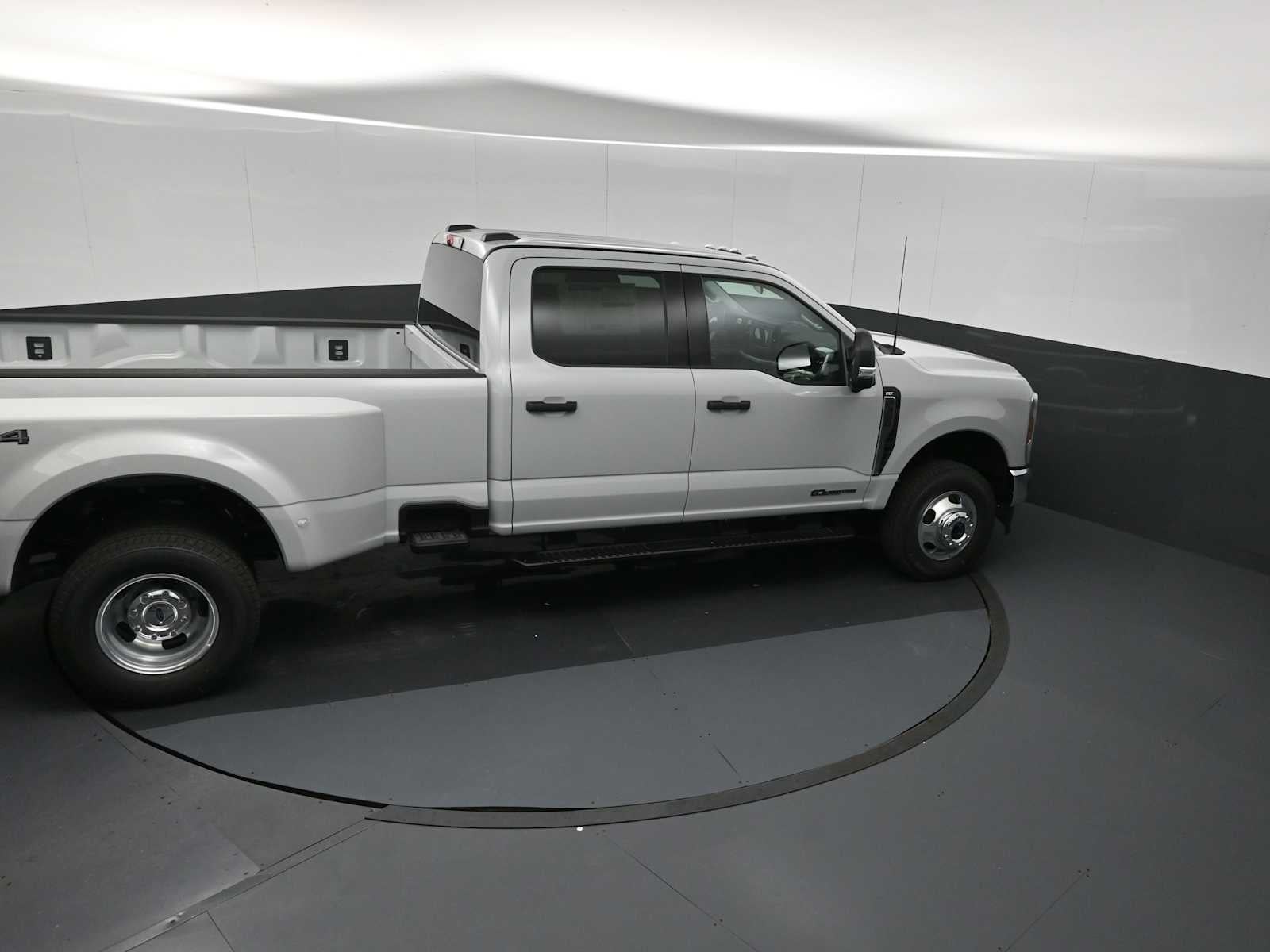 2026 Ford Super Duty F-350 DRW XLT