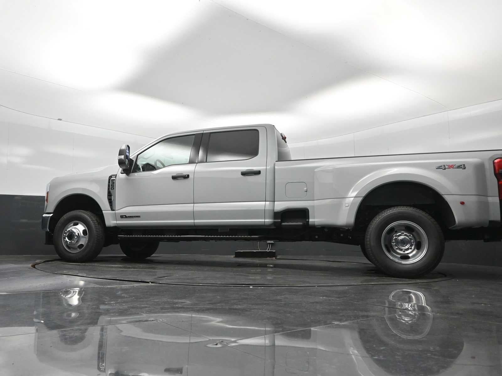 2026 Ford Super Duty F-350 DRW XLT