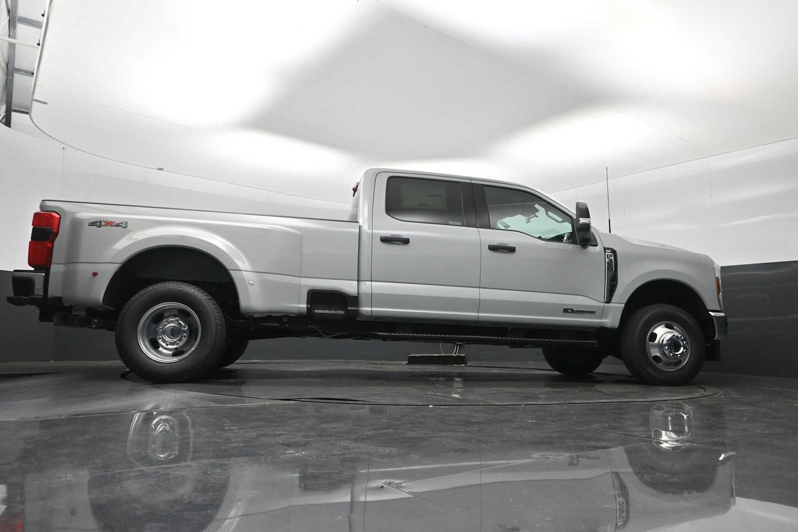 2026 Ford Super Duty F-350 DRW XLT