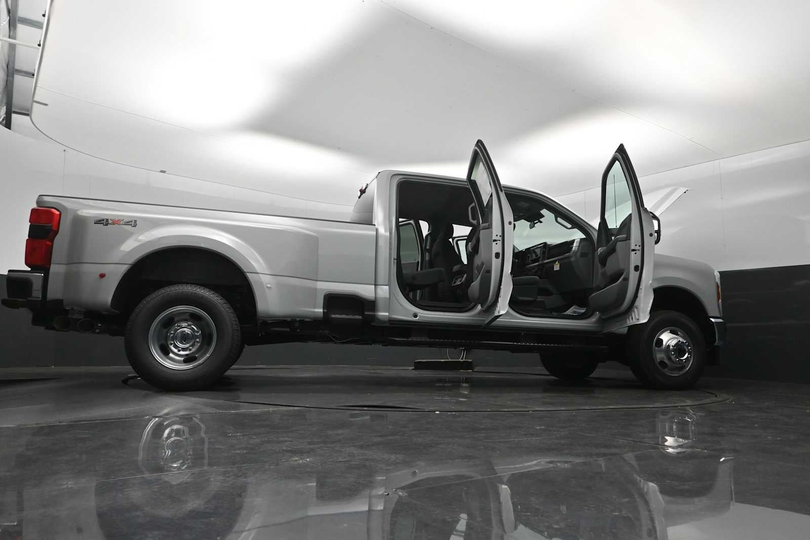 2026 Ford Super Duty F-350 DRW XLT