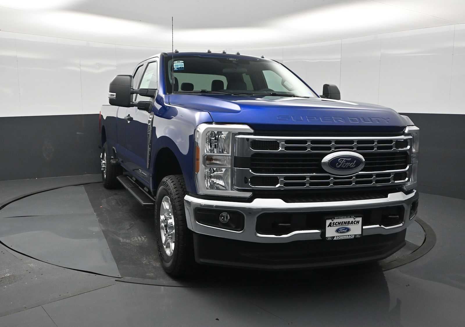 2026 Ford Super Duty F-350 SRW XLT