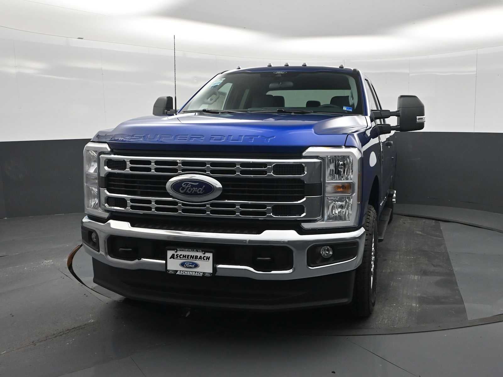 2026 Ford Super Duty F-350 SRW XLT