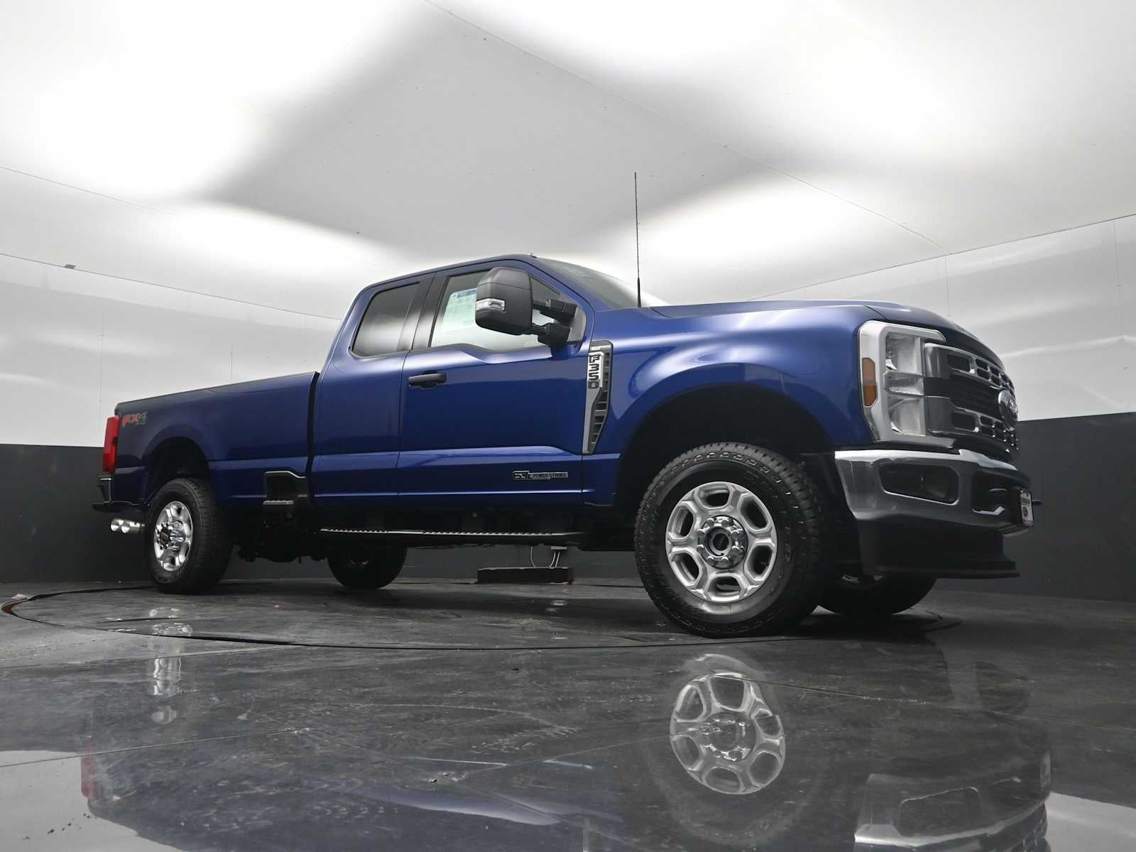 2026 Ford Super Duty F-350 SRW XLT