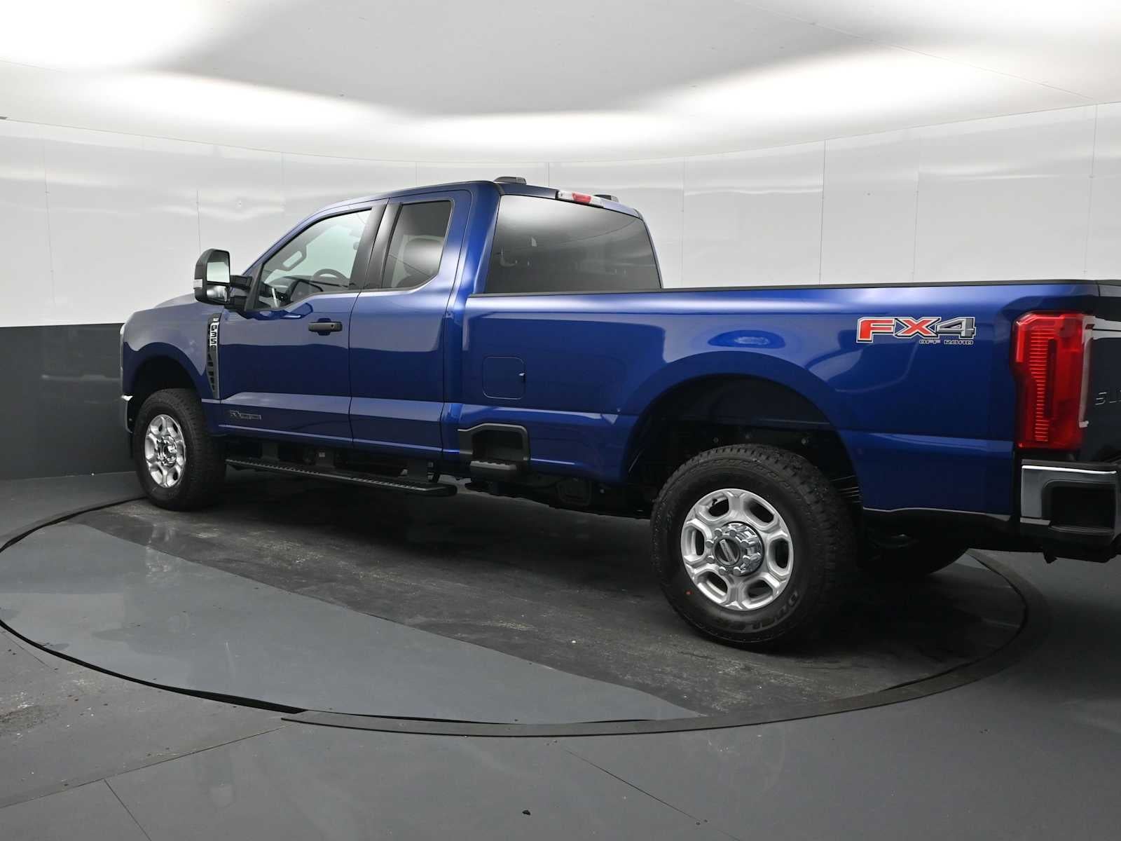 2026 Ford Super Duty F-350 SRW XLT