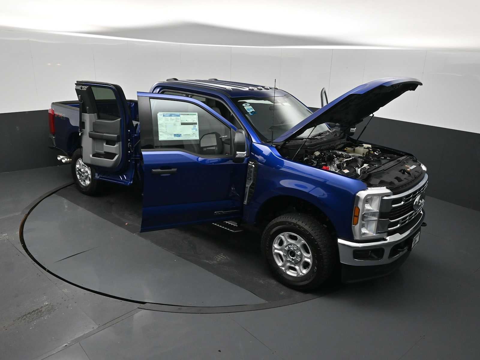 2026 Ford Super Duty F-350 SRW XLT