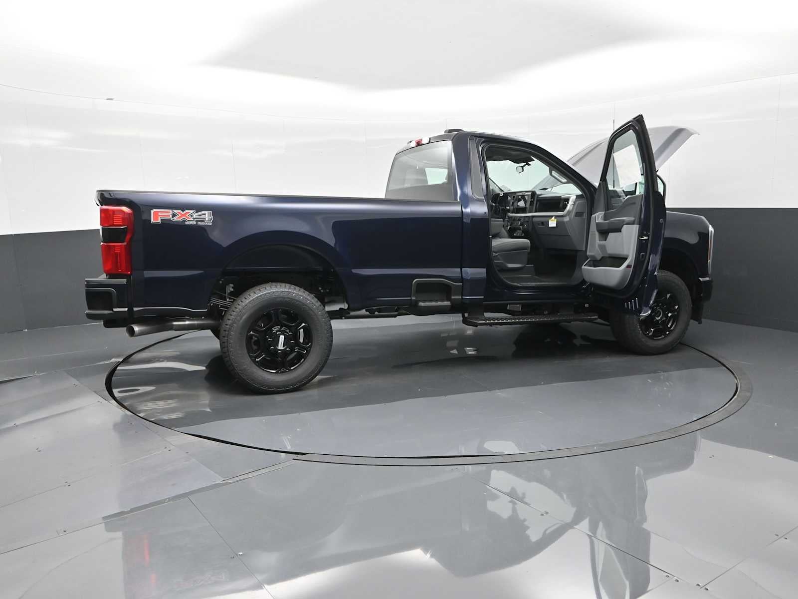 2025 Ford Super Duty F-350 SRW XL