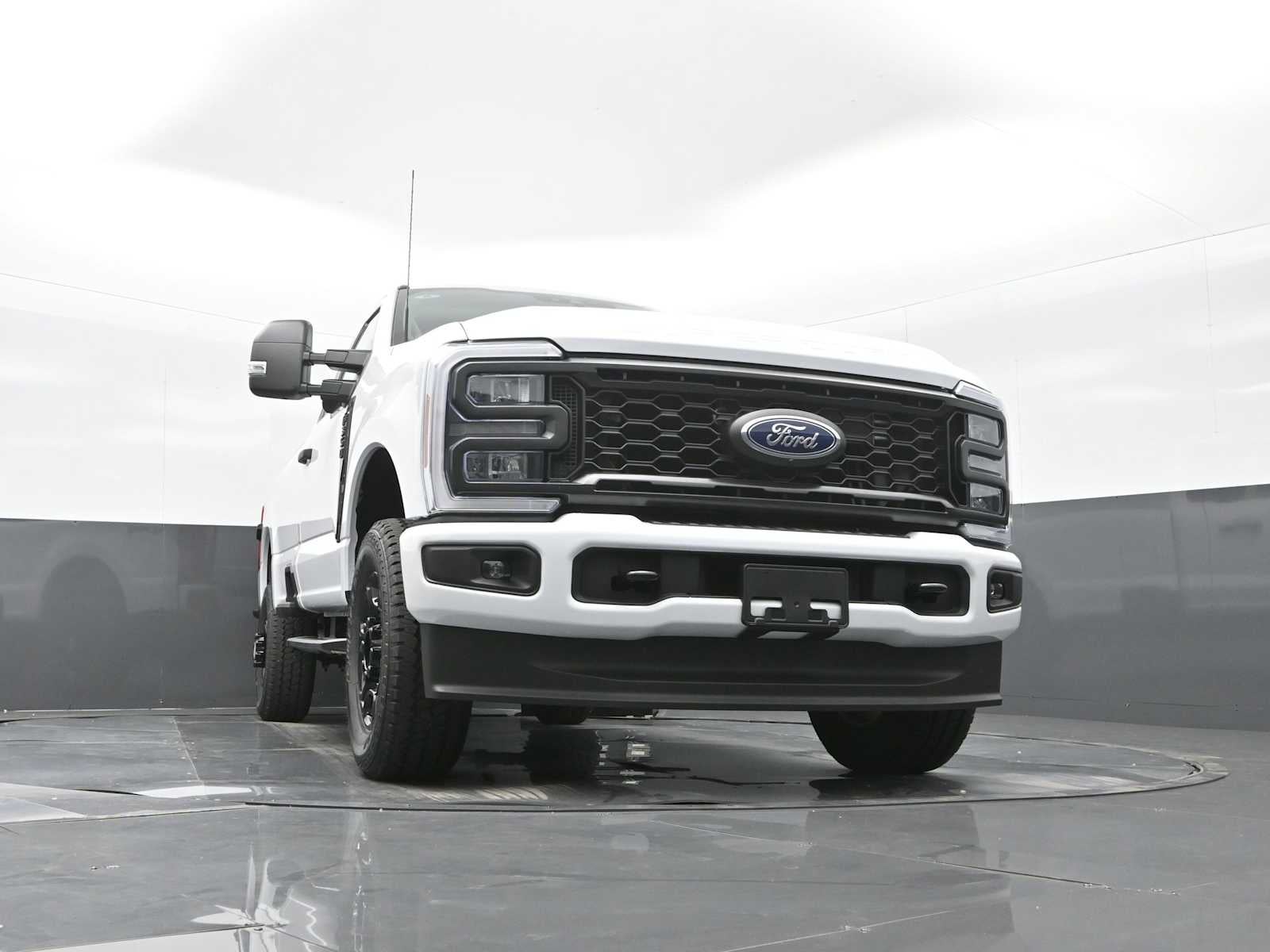2025 Ford Super Duty F-350 SRW XL