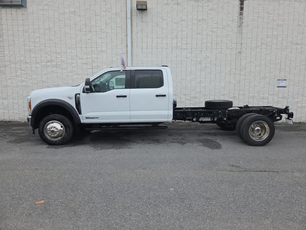 2024 Ford Super Duty F-450 DRW Chassis Cab XL