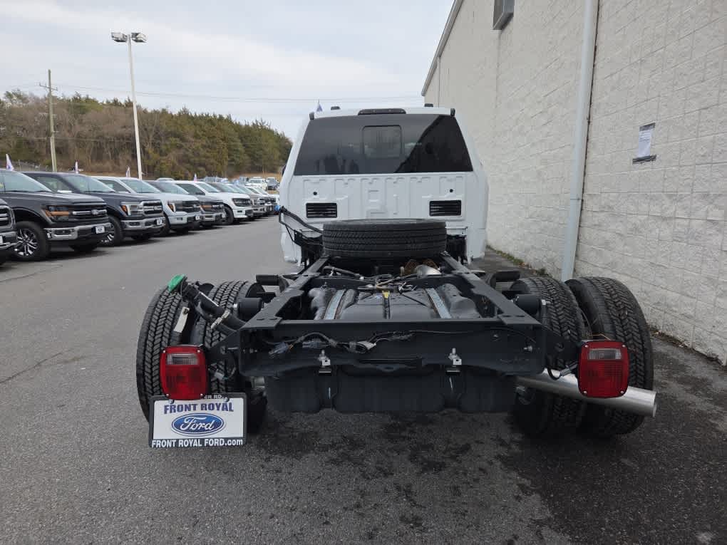 2024 Ford Super Duty F-450 DRW Chassis Cab XL