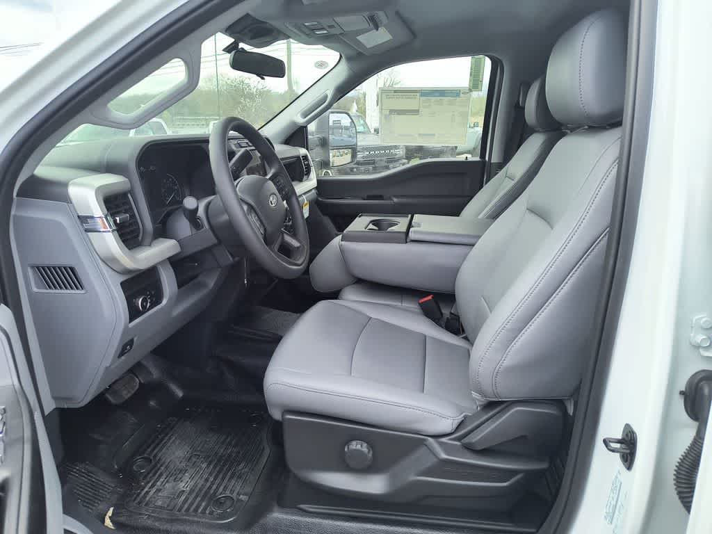 2024 Ford Super Duty F-450 DRW XL
