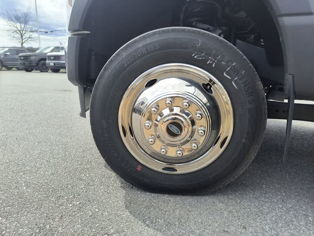 2024 Ford Super Duty F-450 DRW XL