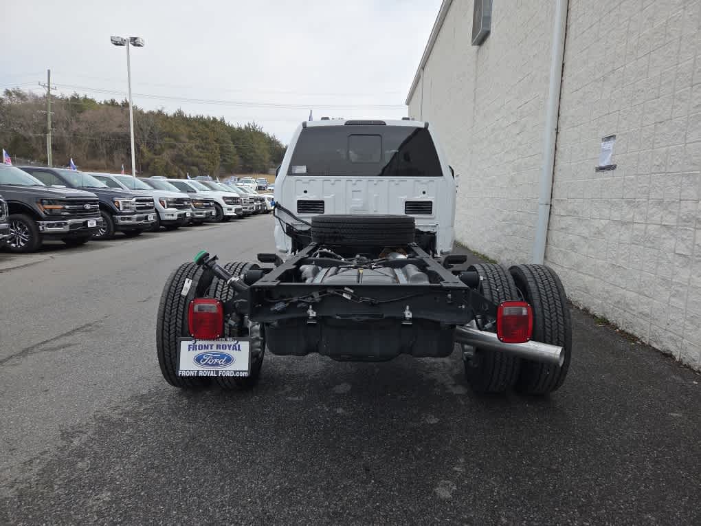 2024 Ford Super Duty F-450 DRW Chassis Cab XL