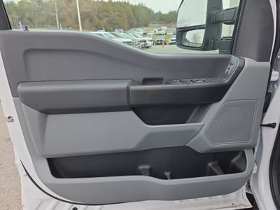 2024 Ford Super Duty F-450 DRW Chassis Cab XL