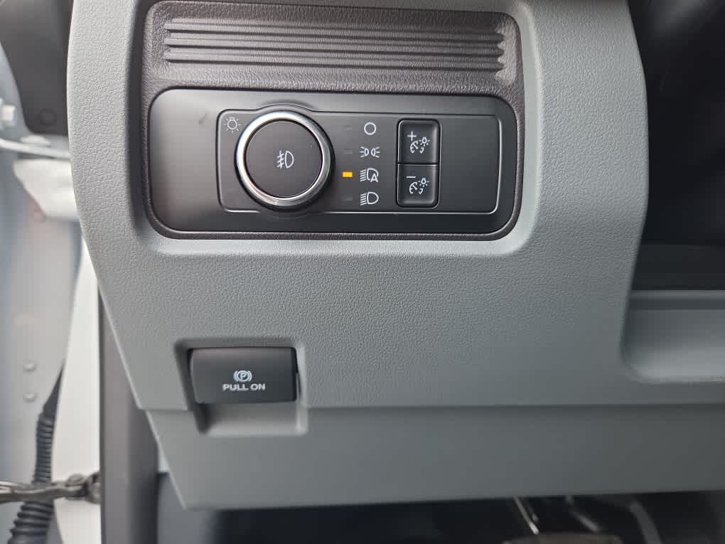 2024 Ford Super Duty F-450 DRW Chassis Cab XL