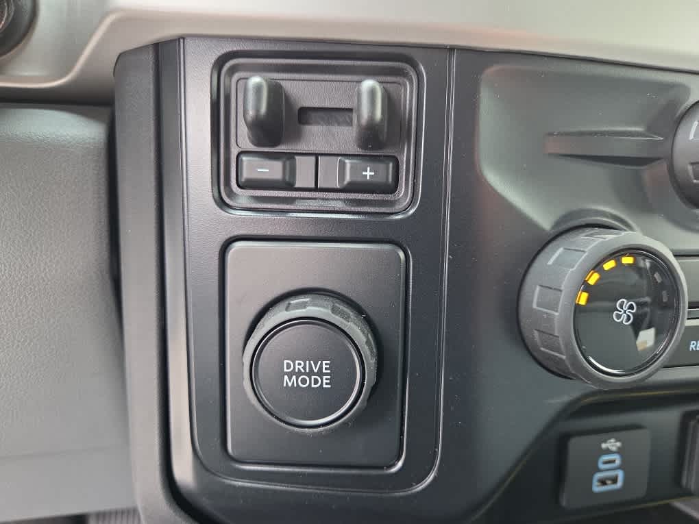 2024 Ford Super Duty F-450 DRW Chassis Cab XL