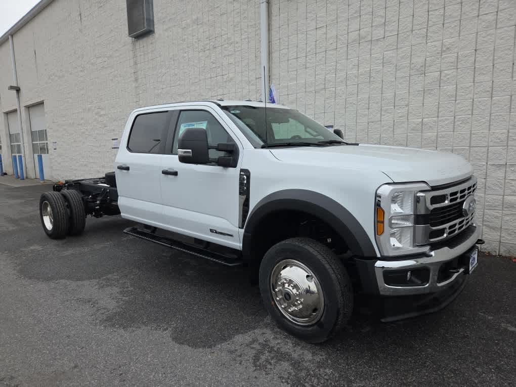 2024 Ford Super Duty F-450 DRW Chassis Cab XL