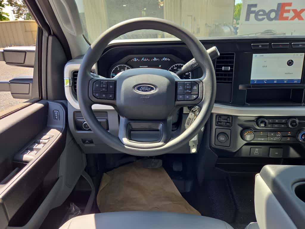 2024 Ford Super Duty F-350 DRW XL