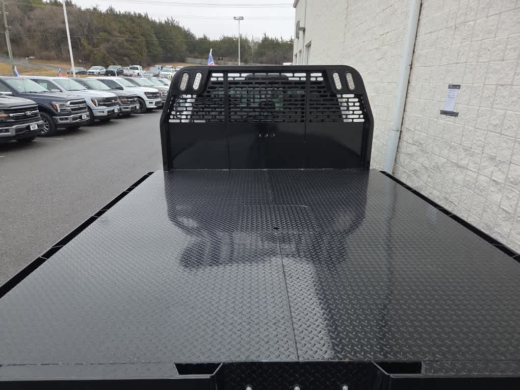 2024 Ford Super Duty F-350 DRW Chassis Cab XL