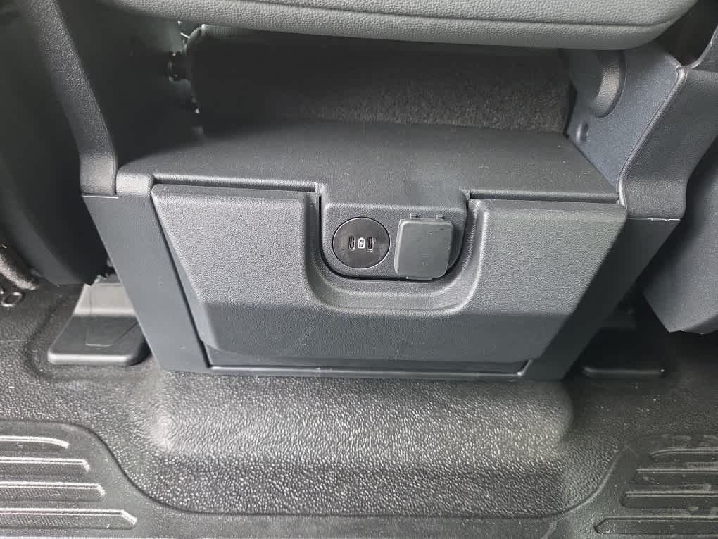 2024 Ford Super Duty F-350 DRW Chassis Cab XL