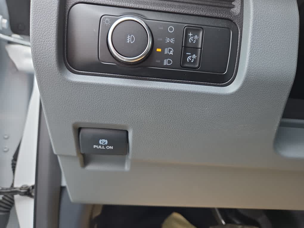 2024 Ford Super Duty F-350 DRW Chassis Cab XL