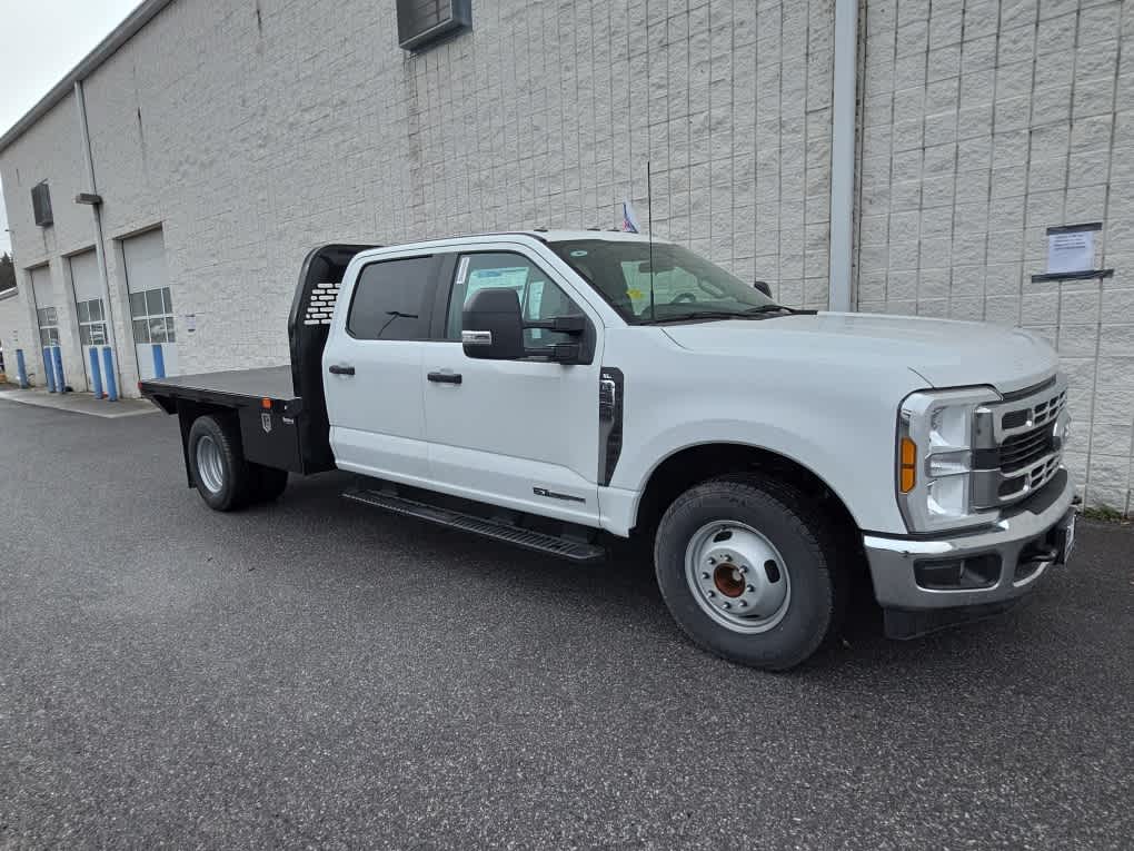 2024 Ford Super Duty F-350 DRW Chassis Cab XL