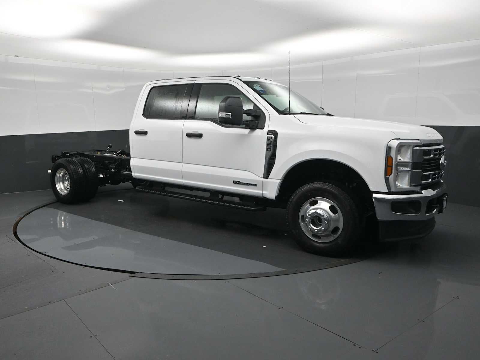 2026 Ford Super Duty F-350 DRW Base