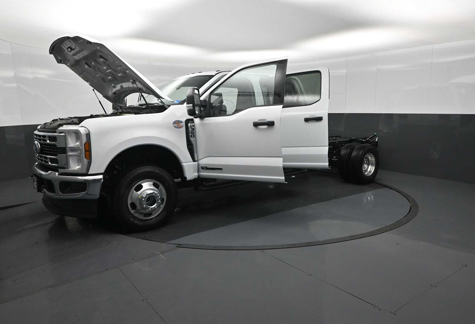 2026 Ford Super Duty F-350 DRW Base