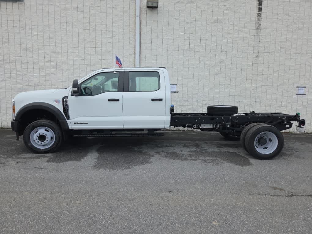 2024 Ford Super Duty F-450 DRW Chassis Cab XL