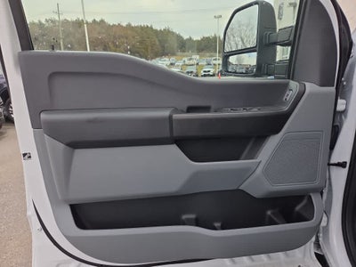 2024 Ford Super Duty F-450 DRW Chassis Cab XL