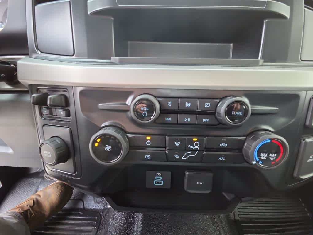 2024 Ford Super Duty F-450 DRW Chassis Cab XL