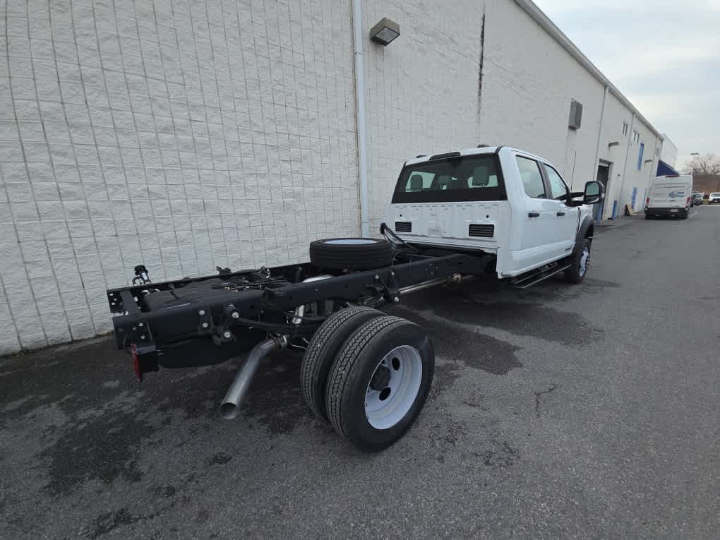 2024 Ford Super Duty F-450 DRW Chassis Cab XL