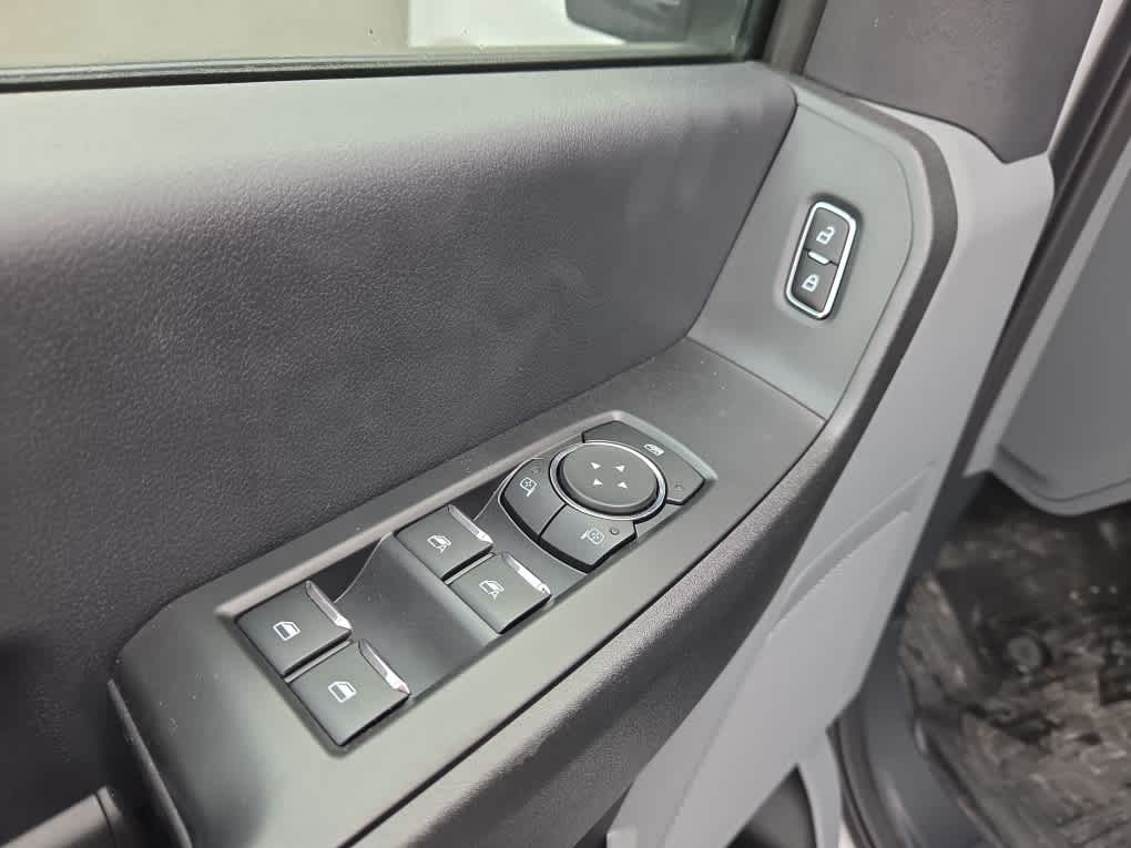 2024 Ford Super Duty F-450 DRW Chassis Cab XL