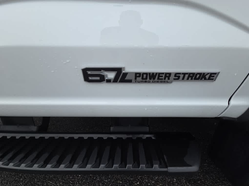 2024 Ford Super Duty F-450 DRW Chassis Cab XL