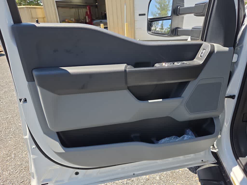 2024 Ford Super Duty F-450 DRW XL