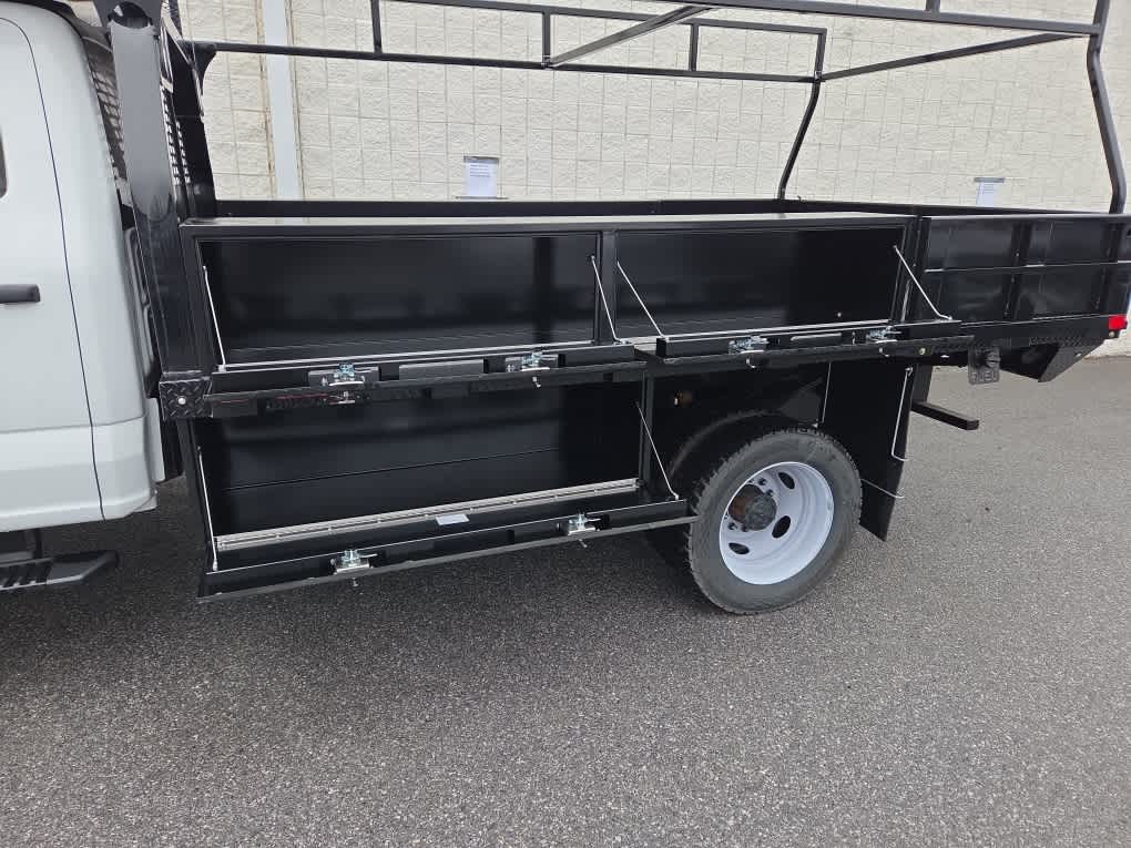 2024 Ford Super Duty F-450 DRW Chassis Cab XL