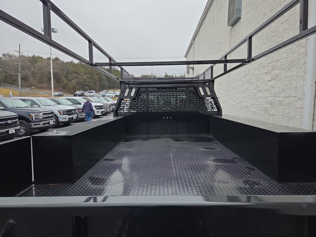 2024 Ford Super Duty F-450 DRW Chassis Cab XL