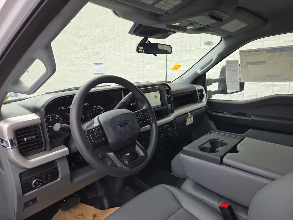 2024 Ford Super Duty F-450 DRW Chassis Cab XL