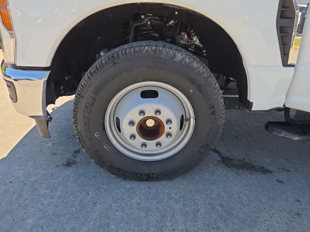 2025 Ford Super Duty F-350 DRW XL