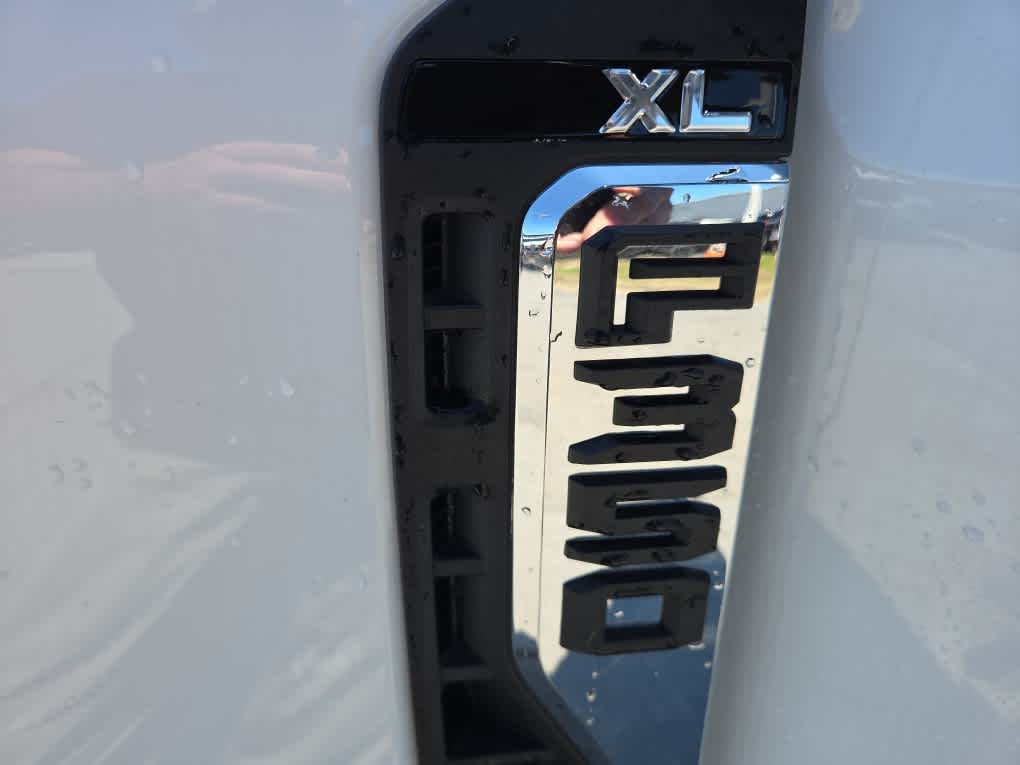 2025 Ford Super Duty F-350 DRW XL