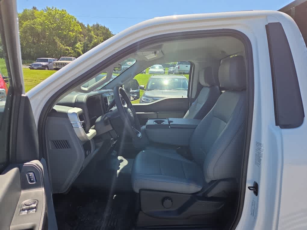 2025 Ford Super Duty F-350 DRW XL