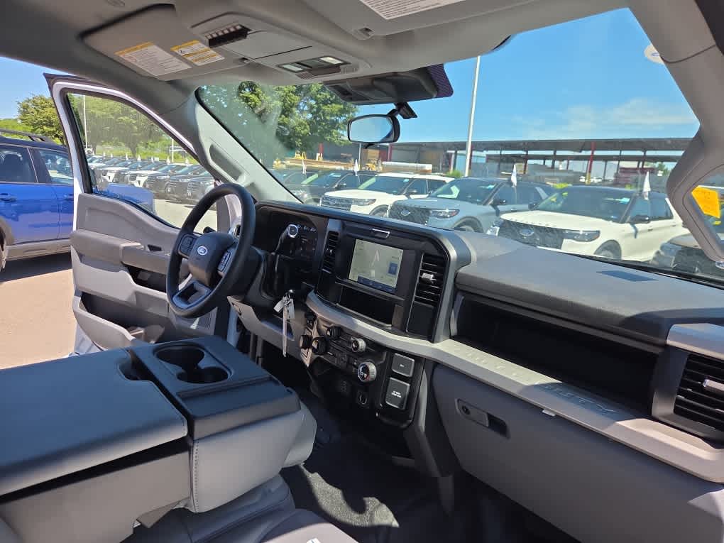 2025 Ford Super Duty F-350 DRW XL
