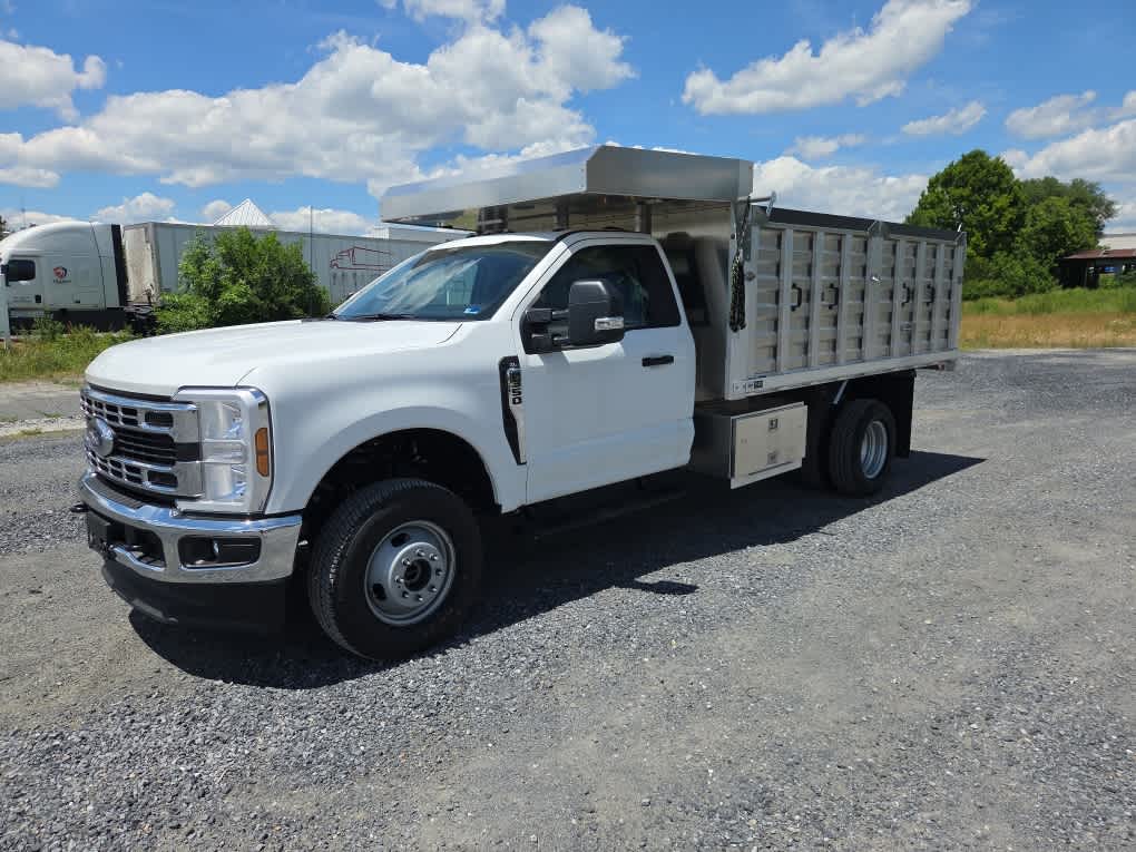 2025 Ford Super Duty F-350 DRW XL