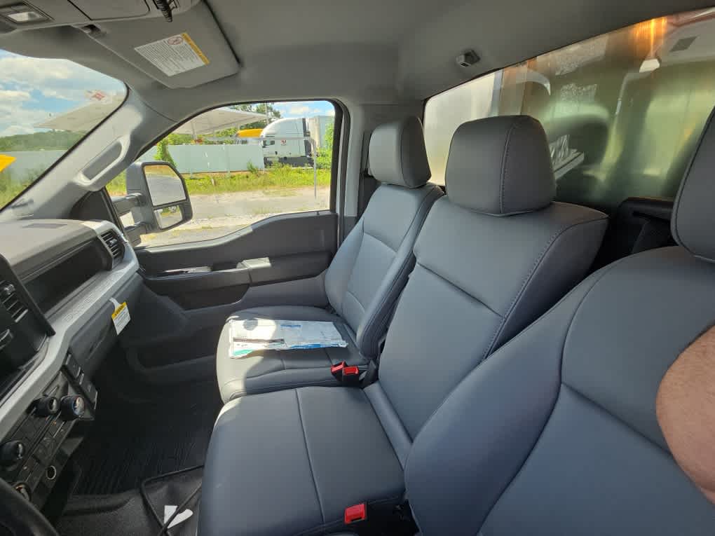 2025 Ford Super Duty F-350 DRW XL