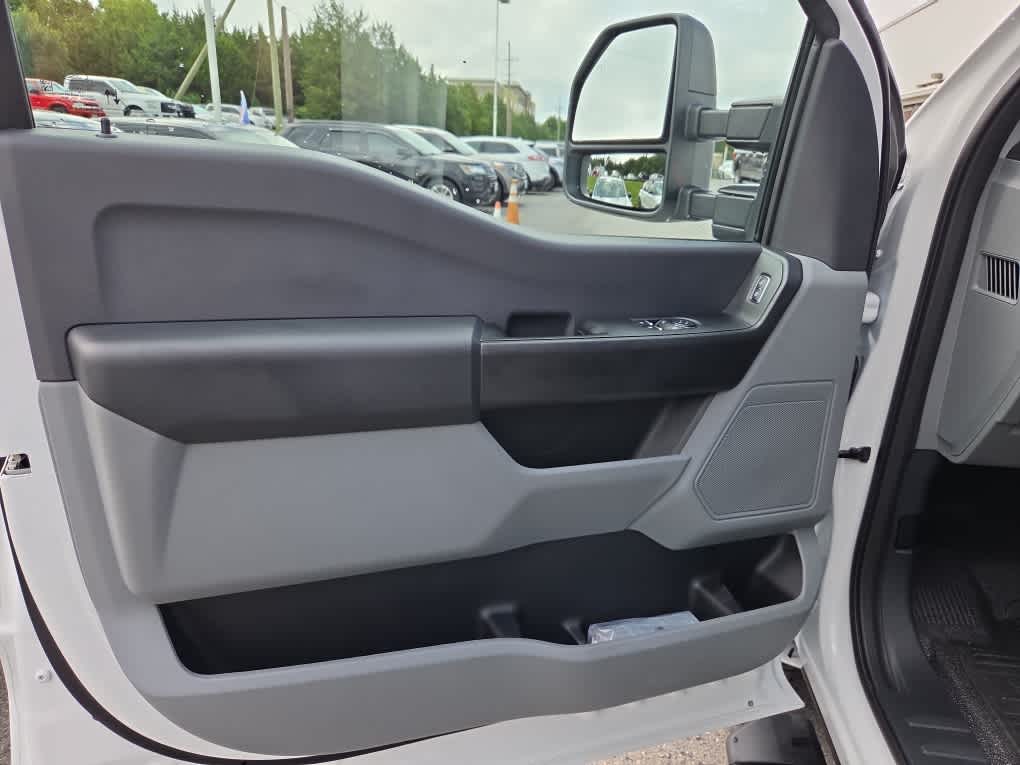 2025 Ford Super Duty F-350 DRW XL