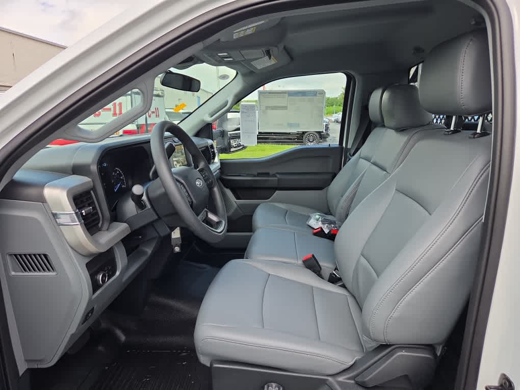 2025 Ford Super Duty F-350 DRW XL