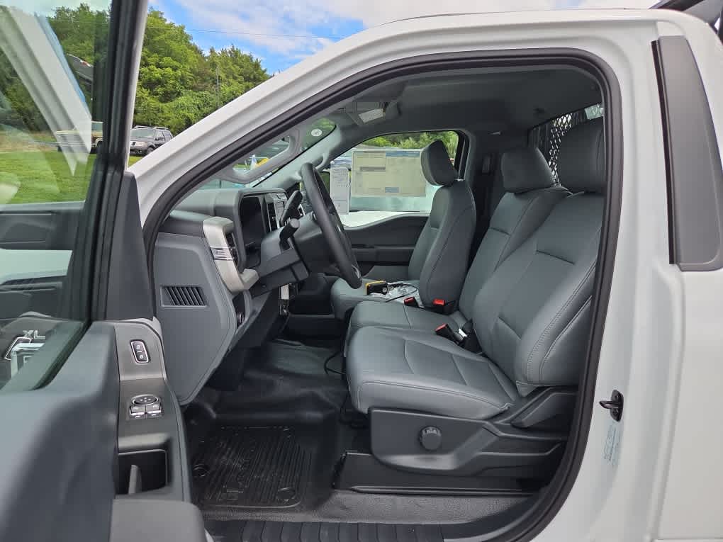 2025 Ford Super Duty F-350 DRW XL