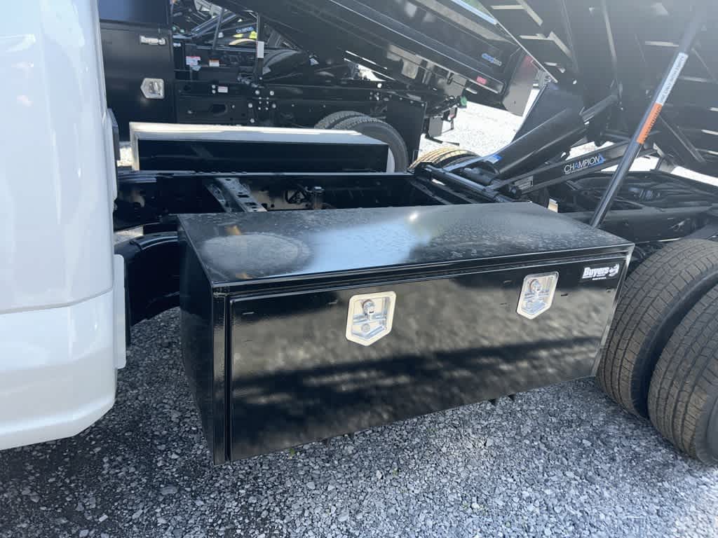 2024 Ford Super Duty F-550 DRW XL